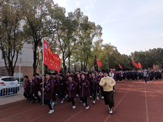【專(zhuān)項(xiàng)工作】孝感高中積極開(kāi)展三月份大課間體育鍛煉活動(dòng)