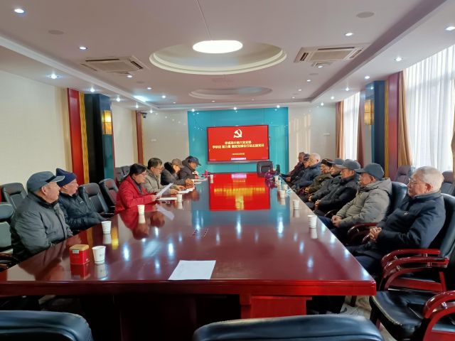 孝感高中退休黨支部開展“學(xué)講話 聚力量 銀發(fā)先鋒在行動(dòng)” 主題黨日活動(dòng)