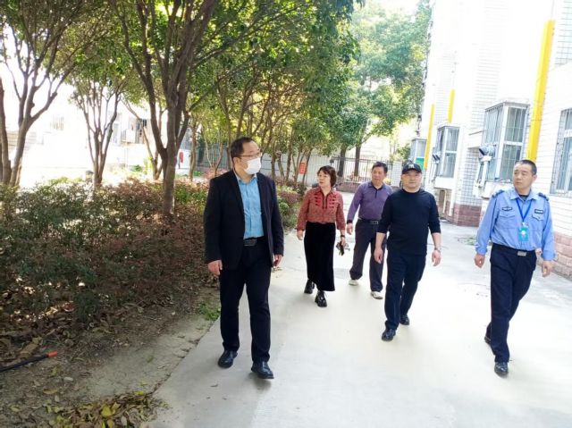 【專項(xiàng)工作】孝感高中組織開(kāi)展第十七輪安全衛(wèi)生大檢查活動(dòng)（總結(jié)）